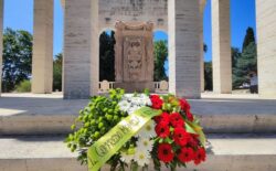 6 luglio 1849, moriva Goffredo Mameli. La loggia di Roma a lui intitolata gli ha reso omaggio con la deposizione di una corona di fiori…Così nacque il Canto degli italiani